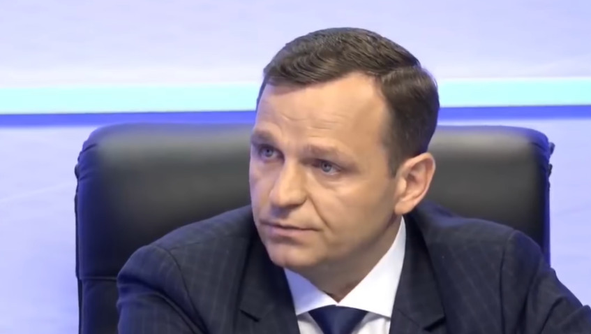 Нэстасе пообещал провести досрочные парламентские выборы в случае победы на президентских.