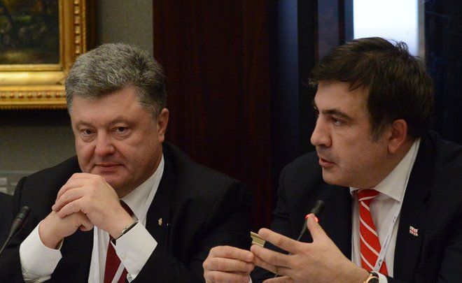 Саакашвили назвал Порошенко "ненастоящим".