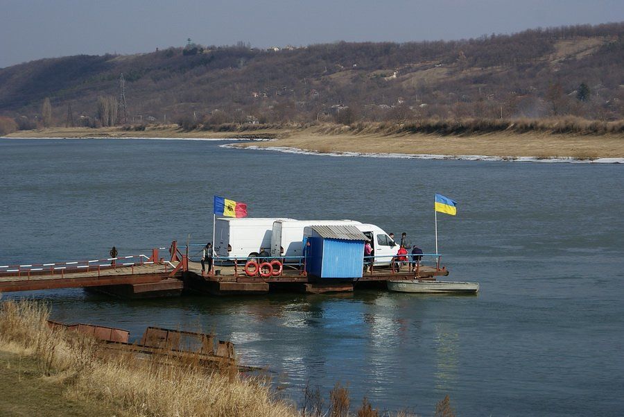 Пункты переправы "Сороки", "Косэуць" и "Василкэу" остаются закрытыми.
