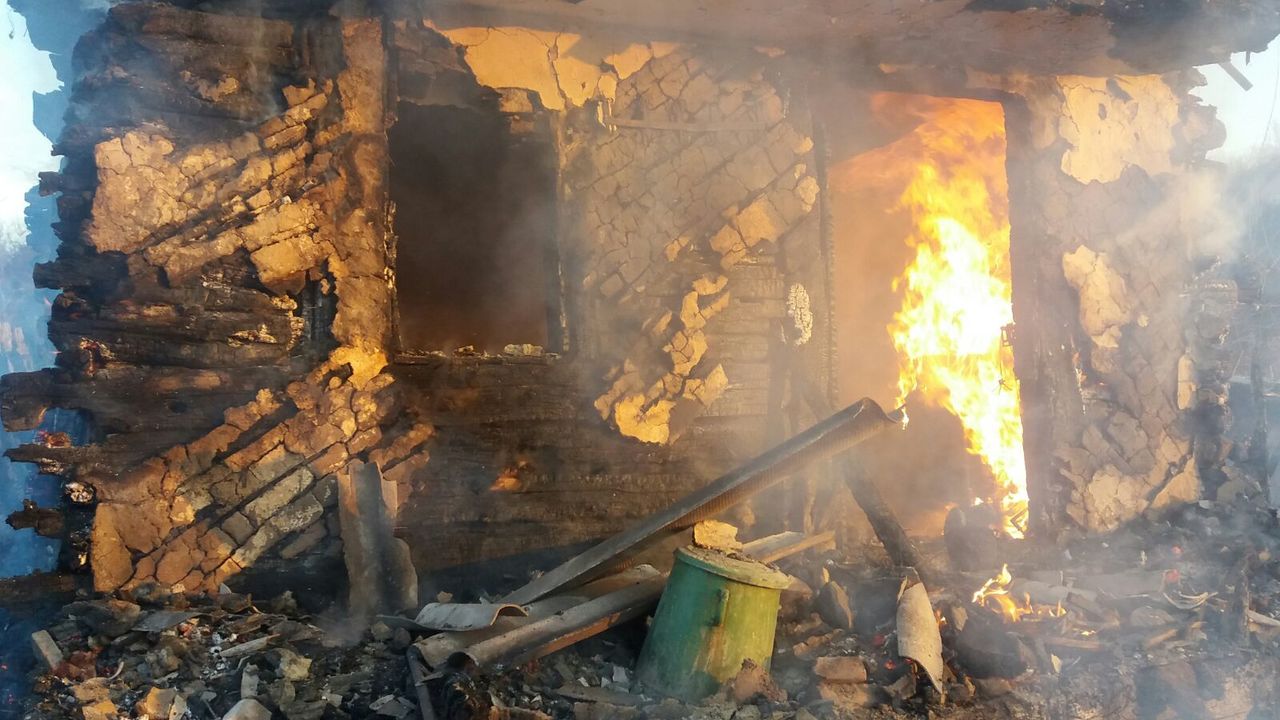 Tragedie la Edineţ: Un bărbat a ars de viu în propria casă. Foto simbol: Igj.ro