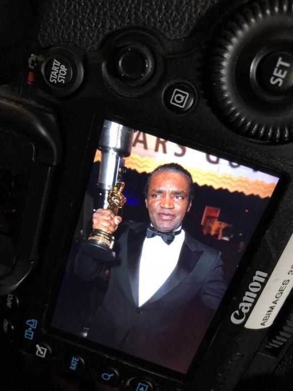 Ce spune bărbatul acuzat că ar fi furat trofeul Oscar. Foto: digi24.ro