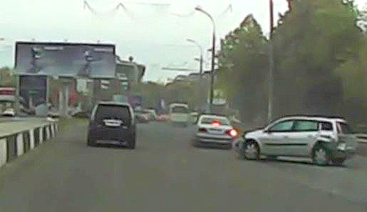 В сети появилось видео сегодняшнего ДТП на Виадуке.