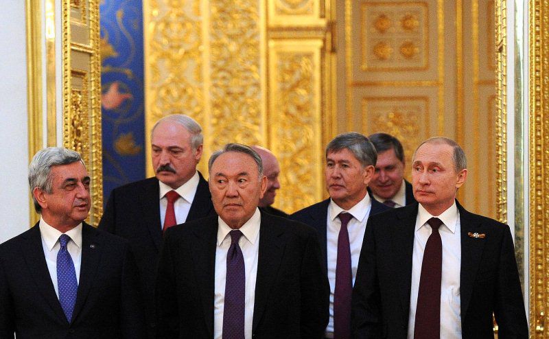 В заседании Совета примут участие президенты России, Белоруссии, Казахстана, Киргизии, а также новый премьер-министр Армении. 