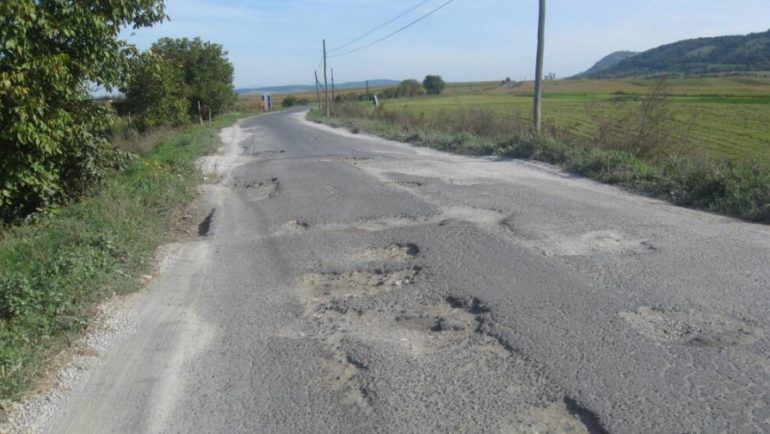 Amenzi de până la 75 de mii de lei pentru repararea necalitativă a drumurilor.