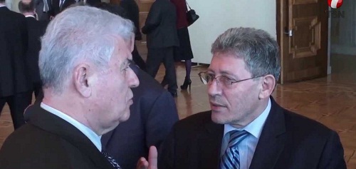 Гимпу не относится к председателю Партии коммунистов Владимиру Воронину как к врагу, тем не менее, готов купить ему билет, чтобы он покинул Молдову.