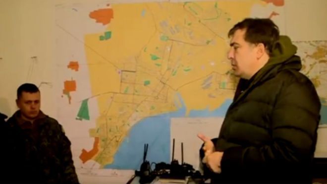 За спиной Саакашвили - обычная топографическая карта (скриншот из видео на странице Михаила Саакашвили в Facebook)