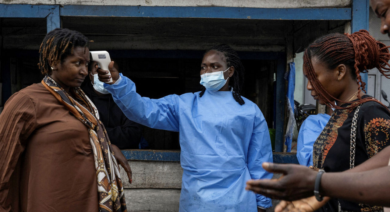 Numărul persoanelor infectate cu febra Ebola în Congo a depășit 1.200.