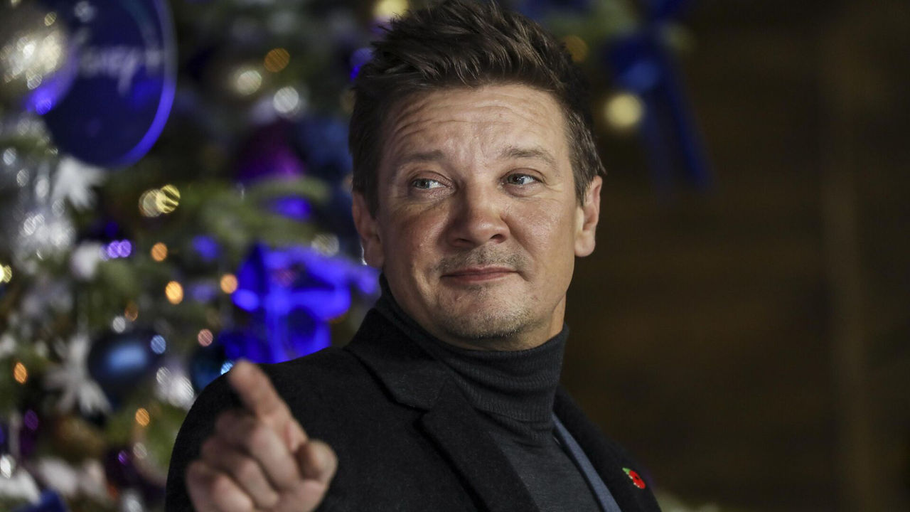 Актер Джереми Реннер.
