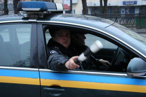 Таможенные органы беспрепятственно пропускают такие автомобили через границу.