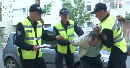 Инспекторы сообщили, что мужчина занимался извозом и на момент остановки в салоне был не один.