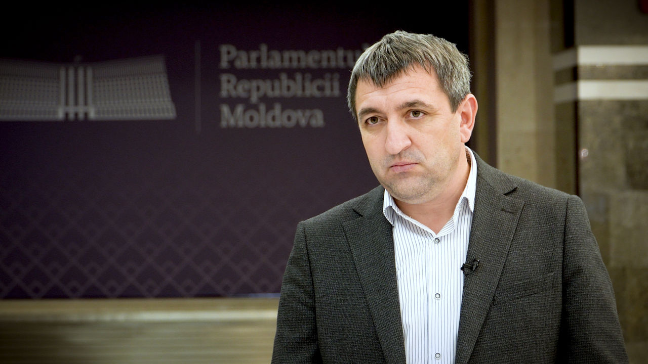 Карп: Призываю СМИ проводить расследования абсолютно по всем партиям.