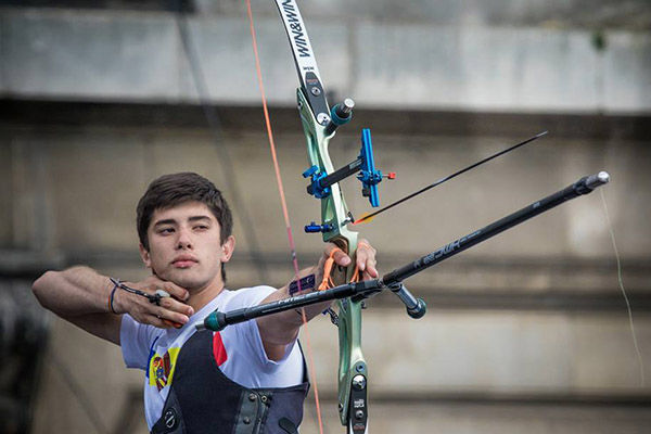 Dan Olaru a cucerit medalia de argint la Campionatul European la tir cu arcul în sală. 