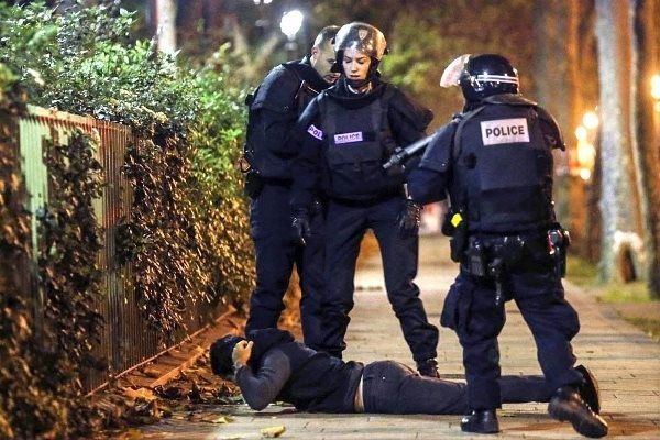 Într-un final pe numele lor a fost deschisă o cauză penală, fiind emise mandate de arestare.
