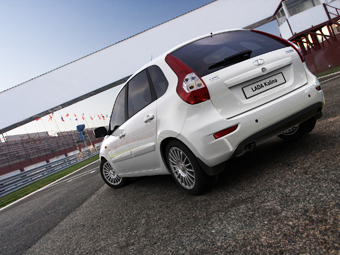 Дорестайлинговый хэтчбек Kalina Sport оснащается 1,6-литровым бензиновым двигателем, отдача которого составляет 98 лошадиных сил. Фото "АвтоВАЗа"