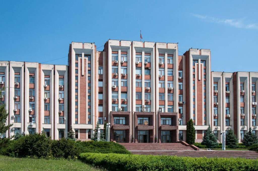 Transnistria a introdus o nouă metodă de achitare a salariilor angajaților din sectorul bugetar.