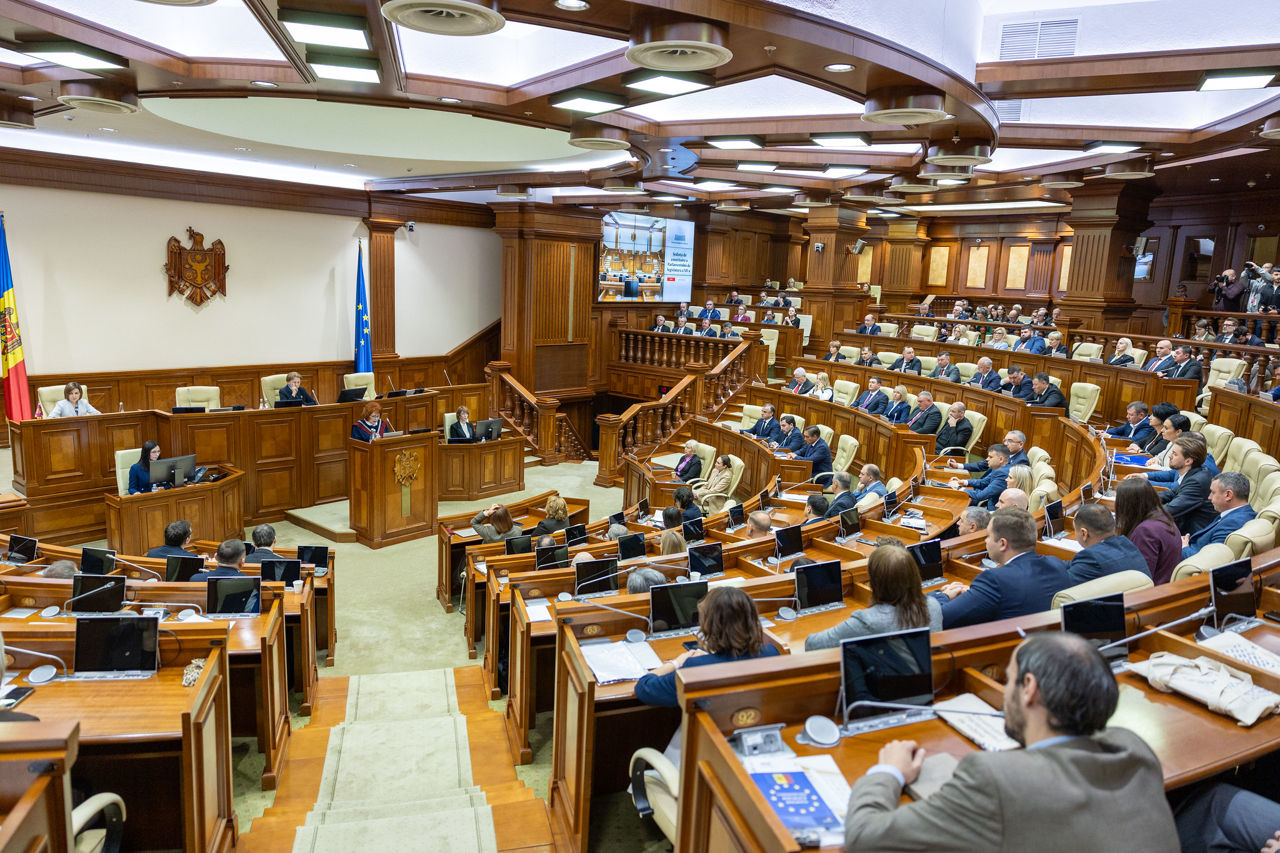 Новый парламент официально сформирован.