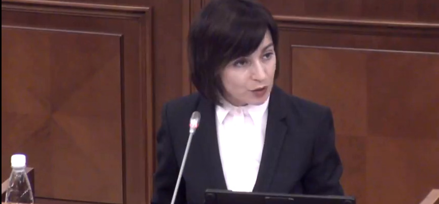 Вотум недоверия кабмину Санду рассмотрят без двух депутатов от ПСРМ.