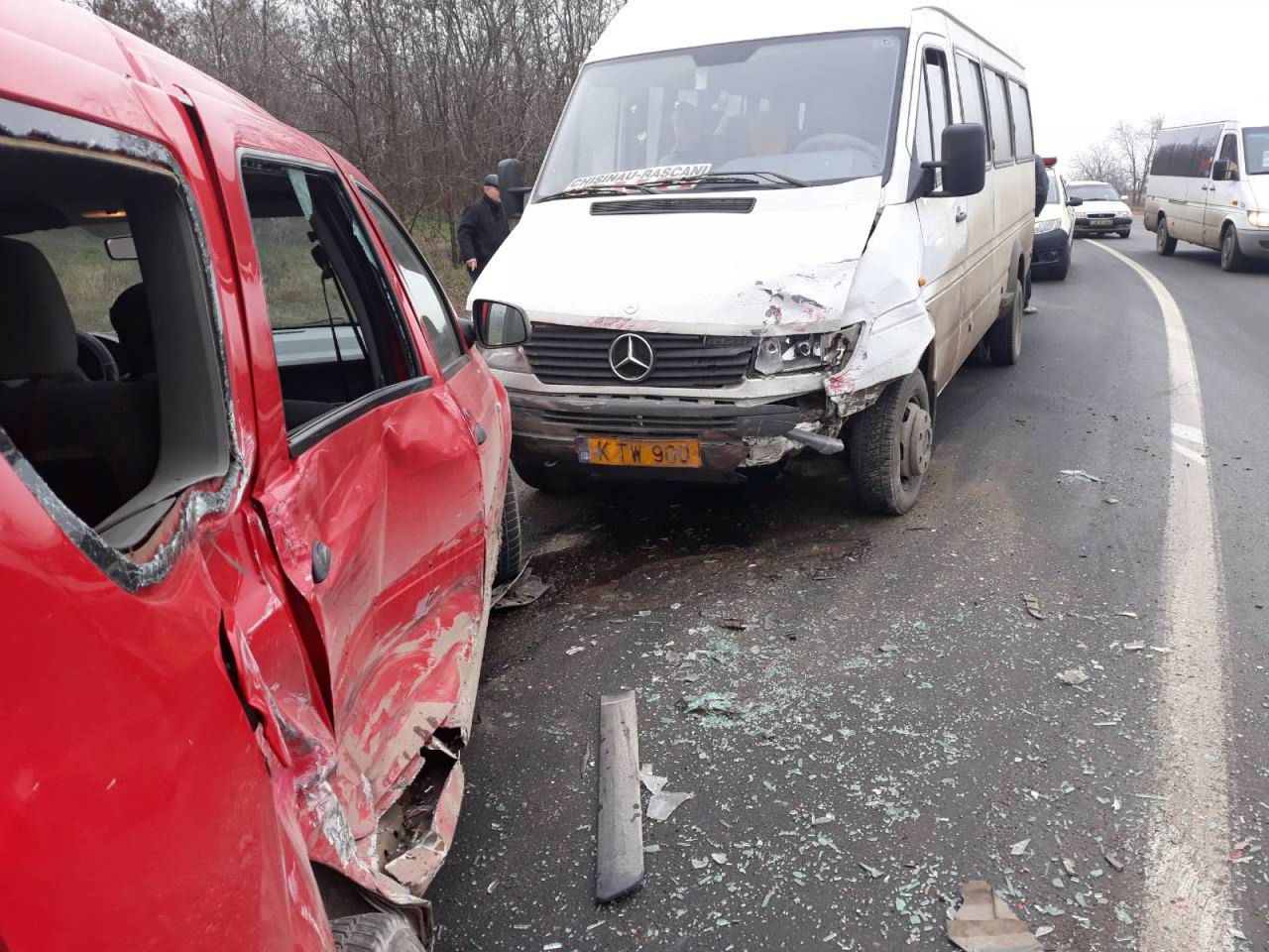 Пассажирка рейсового микроавтобуса пострадала в ДТП.
