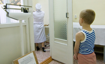 Девятилетние братья-близнецы оказались в больнице с алкогольным отравлением.