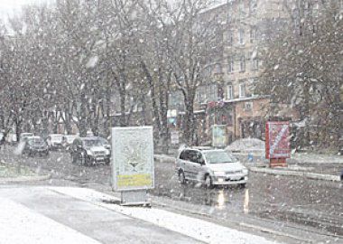 Все силы и техника МУП «РПКХБ» и ГУП «ДЭСУ» направлены на расчистку дорог.