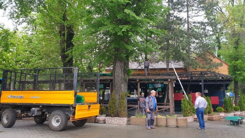 В центре столицы начали демонтировать террасу.