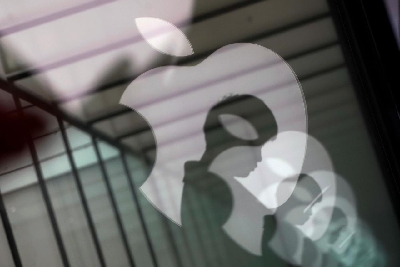 Apple вложит миллиарды долларов в поддержку экономики США.