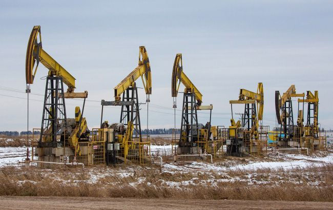Мировые цены на нефть выросли из-за проблем в США и России, - Reuters.