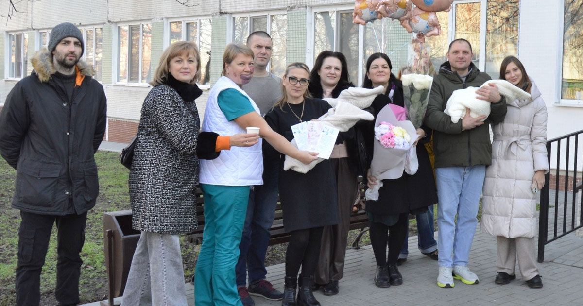 Tripleți născuți prematur la Institutul Mamei și Copilului, externați: Au stat în spital 65 de zile.