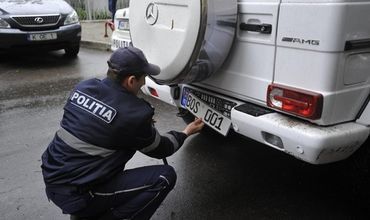 Guvernul a decis: Scoaterea plăcuțelor auto de polițiști, interzisă. Foto: deschide.md