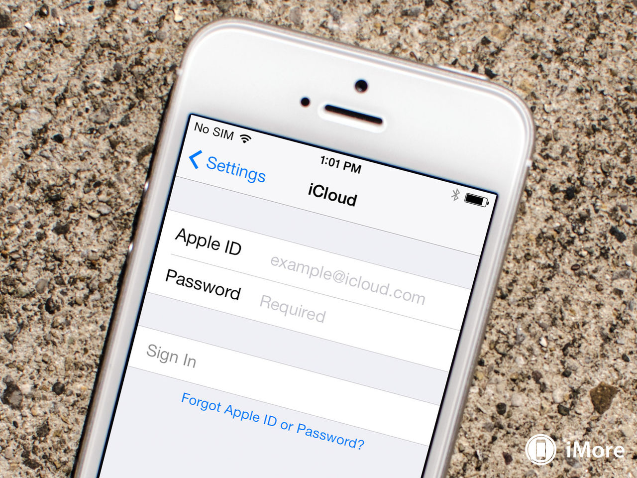 Вирус для iOS позволил хакерам украсть 225 тыс. аккаунтов Apple ID.