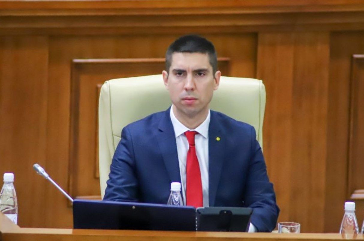 Вице-председатель парламента Михай Попшой.