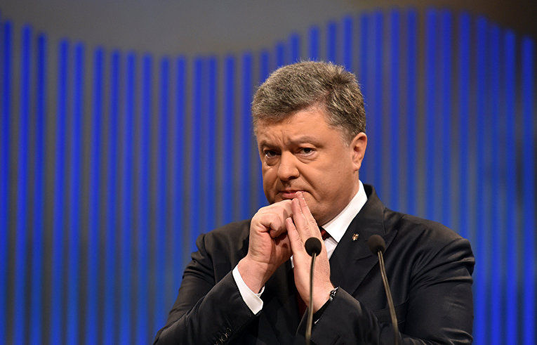 Опрос: Порошенко не доверяют 78% украинцев.
