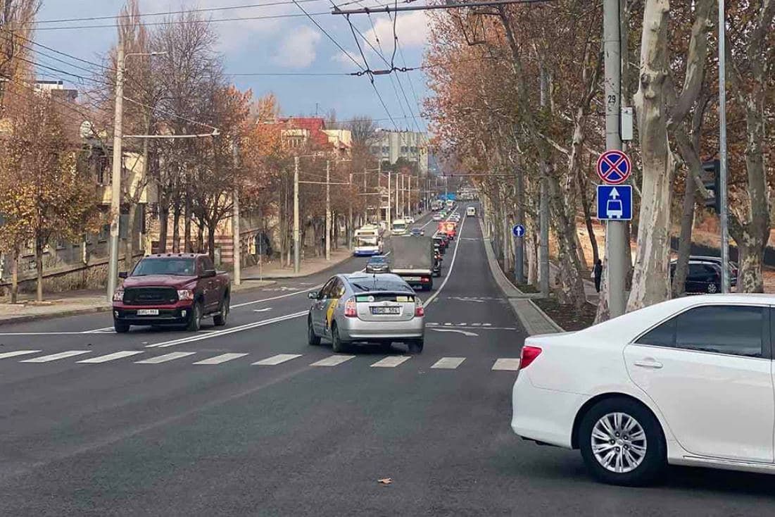 На улице Крянгэ на многих перекрестках запрещен поворот налево