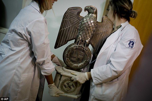 Poliția argentiniană crede că a descoperit cea mai mare colecție de artefacte naziste din istoria țării.