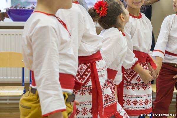 Matinee de primăvară: Costumele pentru copii, la mare căutare