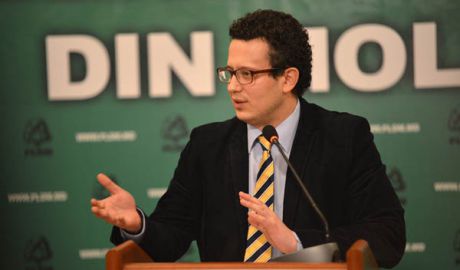 Vadim Pistrinciuc, comentează modul în care a fost anunţată şedinţa de investire a Guvernului Filip. Foto: ipn.md