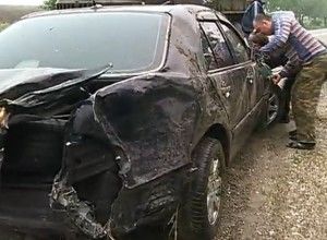 Mercedes восстановлению вряд ли подлежит.