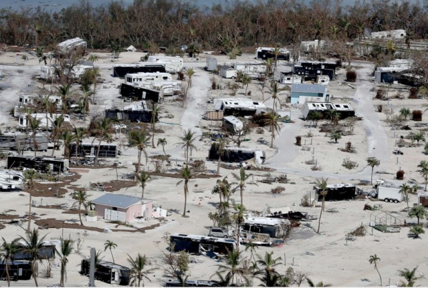 Încă cinci români evacuați din zona afectată de uraganul Irma. 