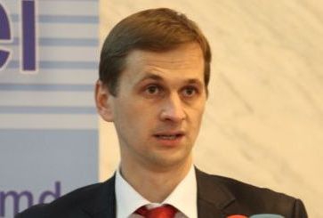 Дрэгуцану отметил также, что доллар будет продолжать расти.