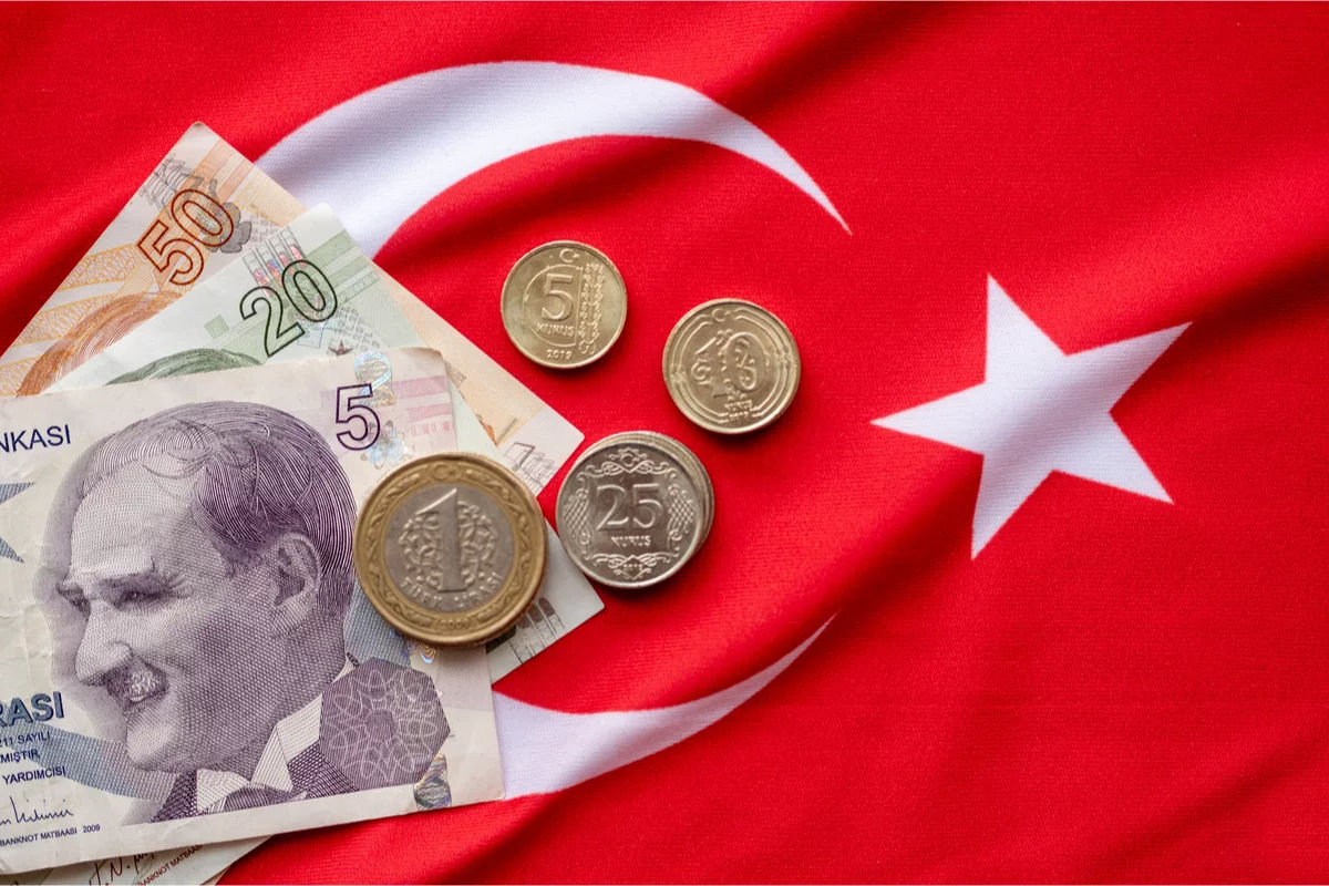Инфляция в Турции в апреле достигла 70%.