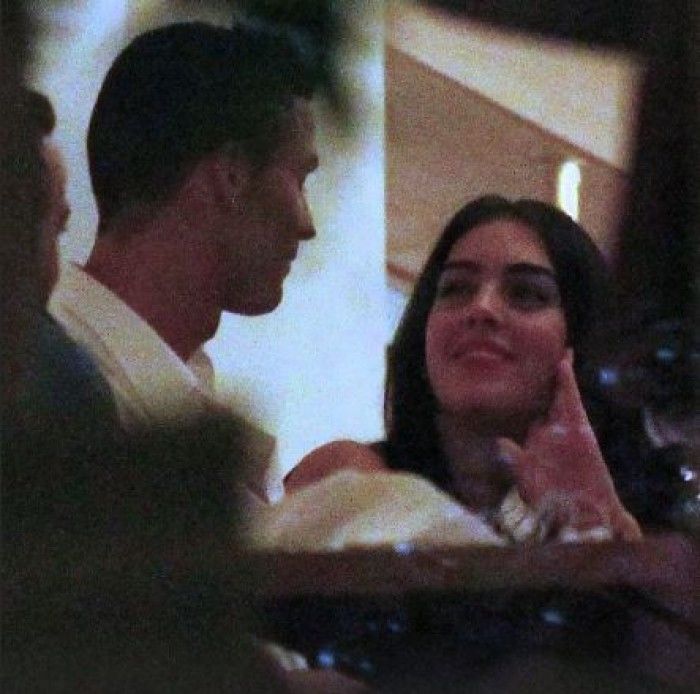 Cristiano Ronaldo nu se mai ascunde de nimeni și se afișează fără probleme alături de noua iubită. Foto: click.ro 