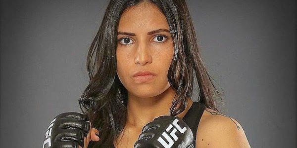 Бразильская звезда женского UFC Польяна Виана Мота проучила грабителя, который напал на нее в Рио-Де-Жанейро.