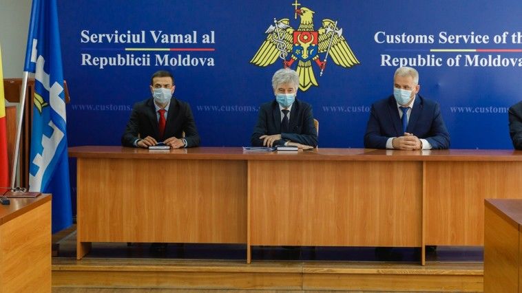 Коллективу представили нового директора Таможенной службы Игоря Талмазана.
