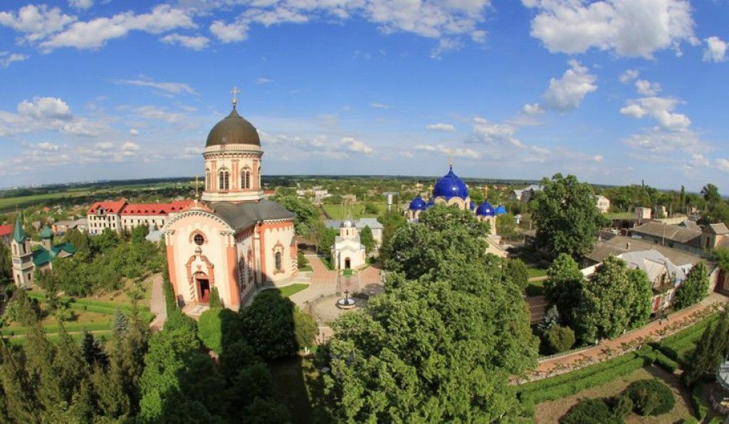 Уже выявлено 11 заболевших. 
