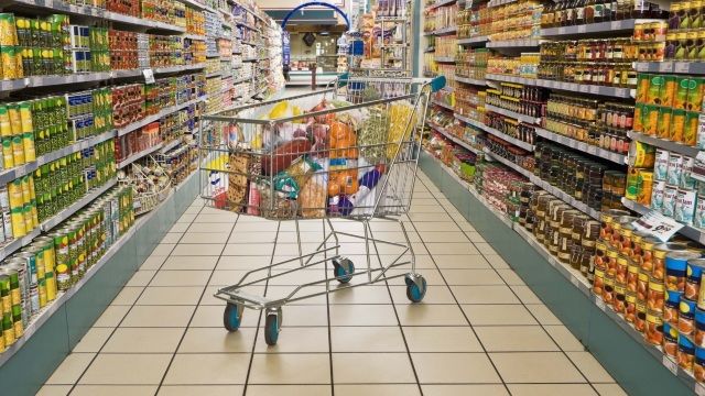 Etichetarea produselor alimentare. Informaţii ce vor fi pe ambalaje. Foto: bani.md