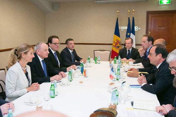 Şeful statului l-a invitat pe omologul său francez să viziteze Republica Moldova.