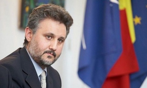 Лазурка добавил, что Румыния безоговорочно поможет Республике Молдова в случае национальной нестабильности или спровоцированных беспорядков, которые могут повлиять на европейский путь страны.