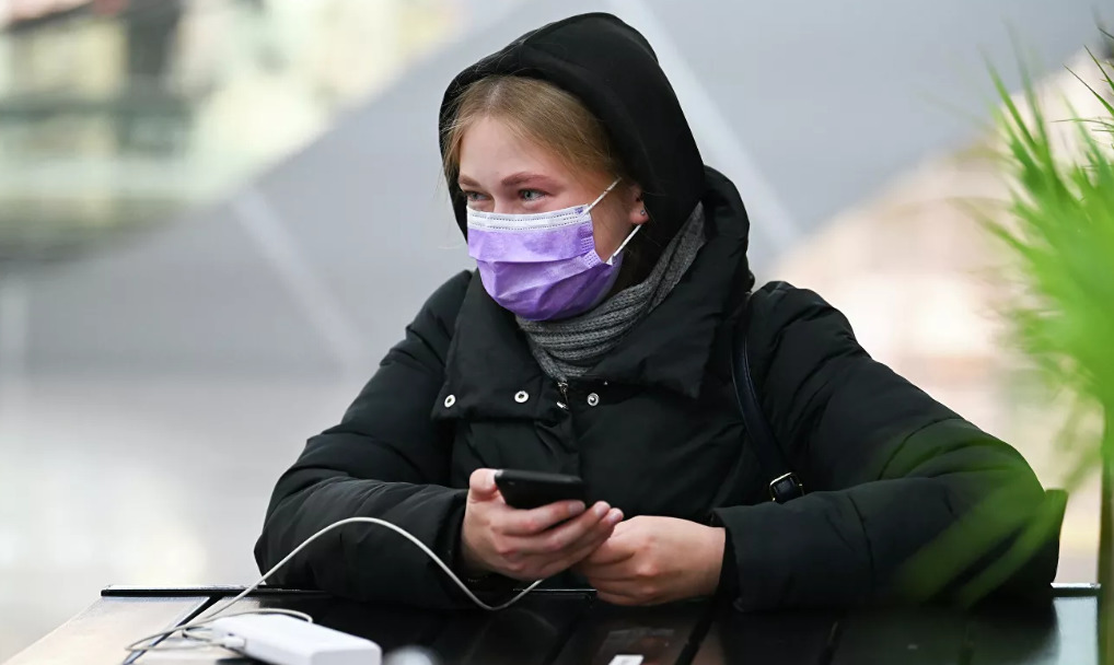 В ВОЗ назвали срок выздоровления при легкой форме COVID-19.