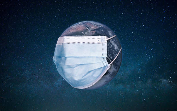 Глава Pfizer заявил о начале новой волны пандемии COVID-19.