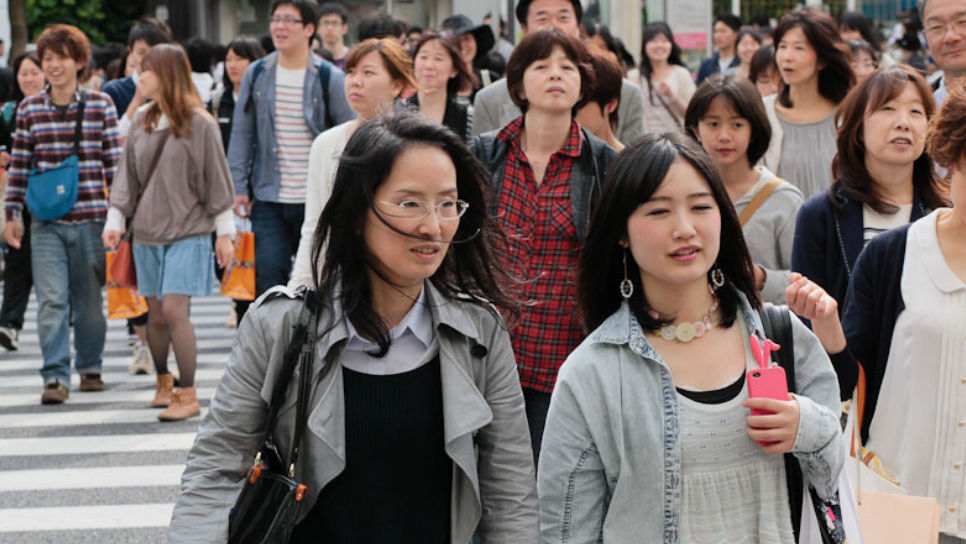 Japonia propune îndepărtarea uterului la femeile de peste 30 ani pentru a crește natalitatea.